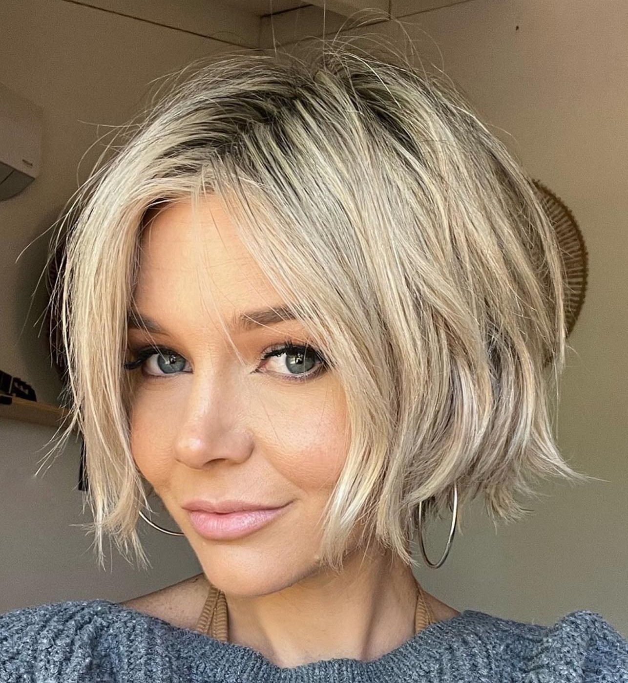 Lip-Length Shaggy Metallic Blonde Bob