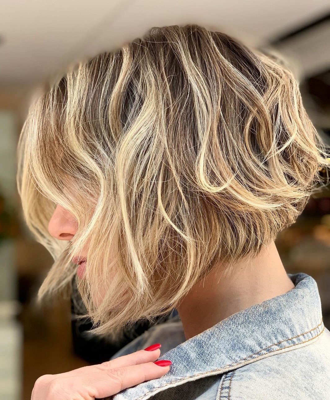 Messy Inverted Blonde Bob for Wavy Hair